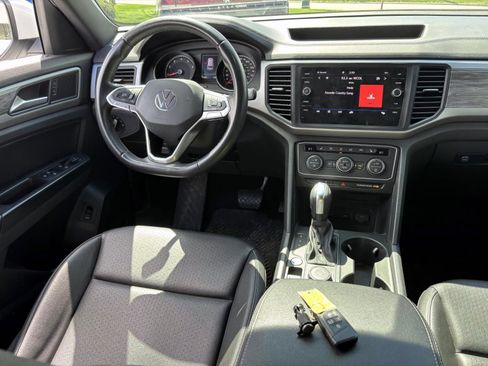 Certified 2020 Volkswagen Atlas Cross Sport SE w/ Towing Package AWD/4WD image 29