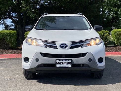 Used 2015 Toyota RAV4 LE AWD/4WD image 12