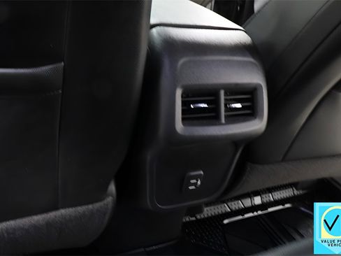 Used 2020 Chevrolet Equinox LT w/ Midnight Edition image 24