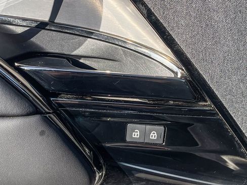 Used 2023 Land Rover Range Rover Sport SE image 43