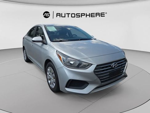 Used 2019 Hyundai Accent SE FWD image 11