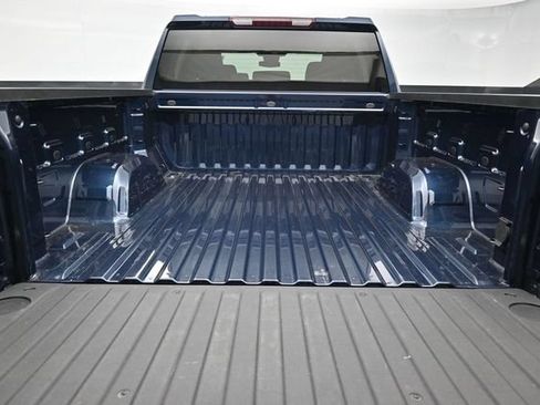 Used 2023 Chevrolet Silverado 1500 LT AWD/4WD image 9