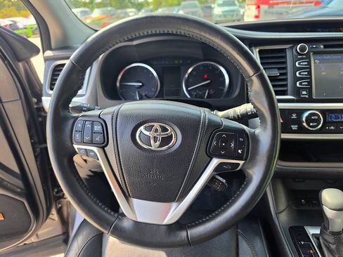 Used 2014 Toyota Highlander Limited Platinum AWD/4WD image 54