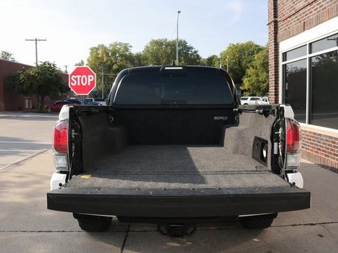 Used 2020 Toyota Tacoma Limited image 14