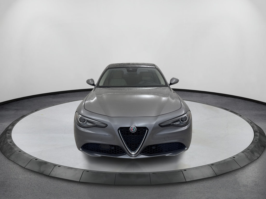Used 2019 Alfa Romeo Giulia Ti w/ Quick Order Package 22Z Lusso RWD image 2