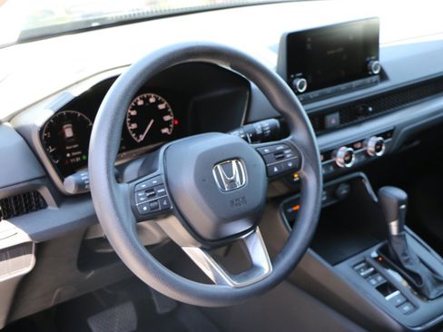 Used 2025 Honda CR-V EX image 17