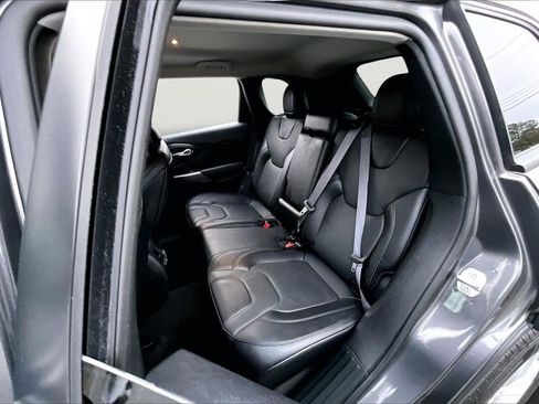 Certified 2022 Jeep Cherokee Latitude Lux image 20