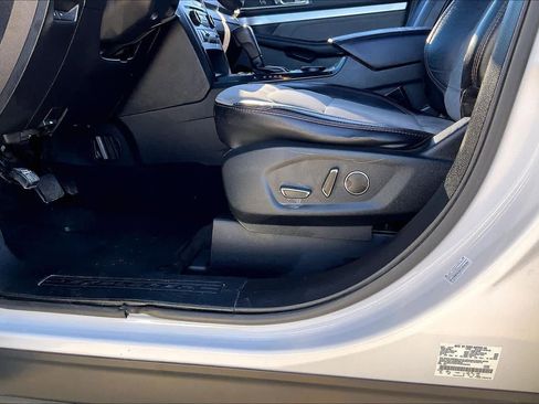 Used 2017 Ford Explorer XLT w/ Equipment Group 202A image 35