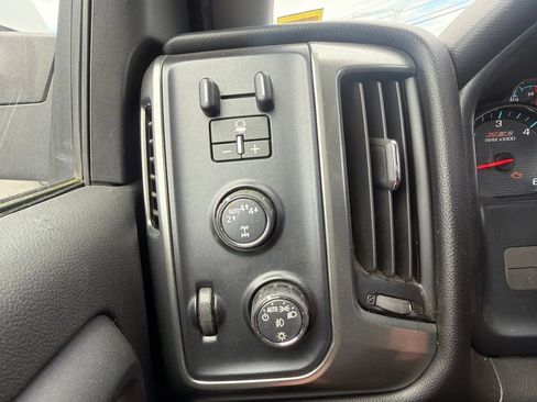 Used 2018 Chevrolet Silverado 1500 LT w/ All Star Edition AWD/4WD image 19