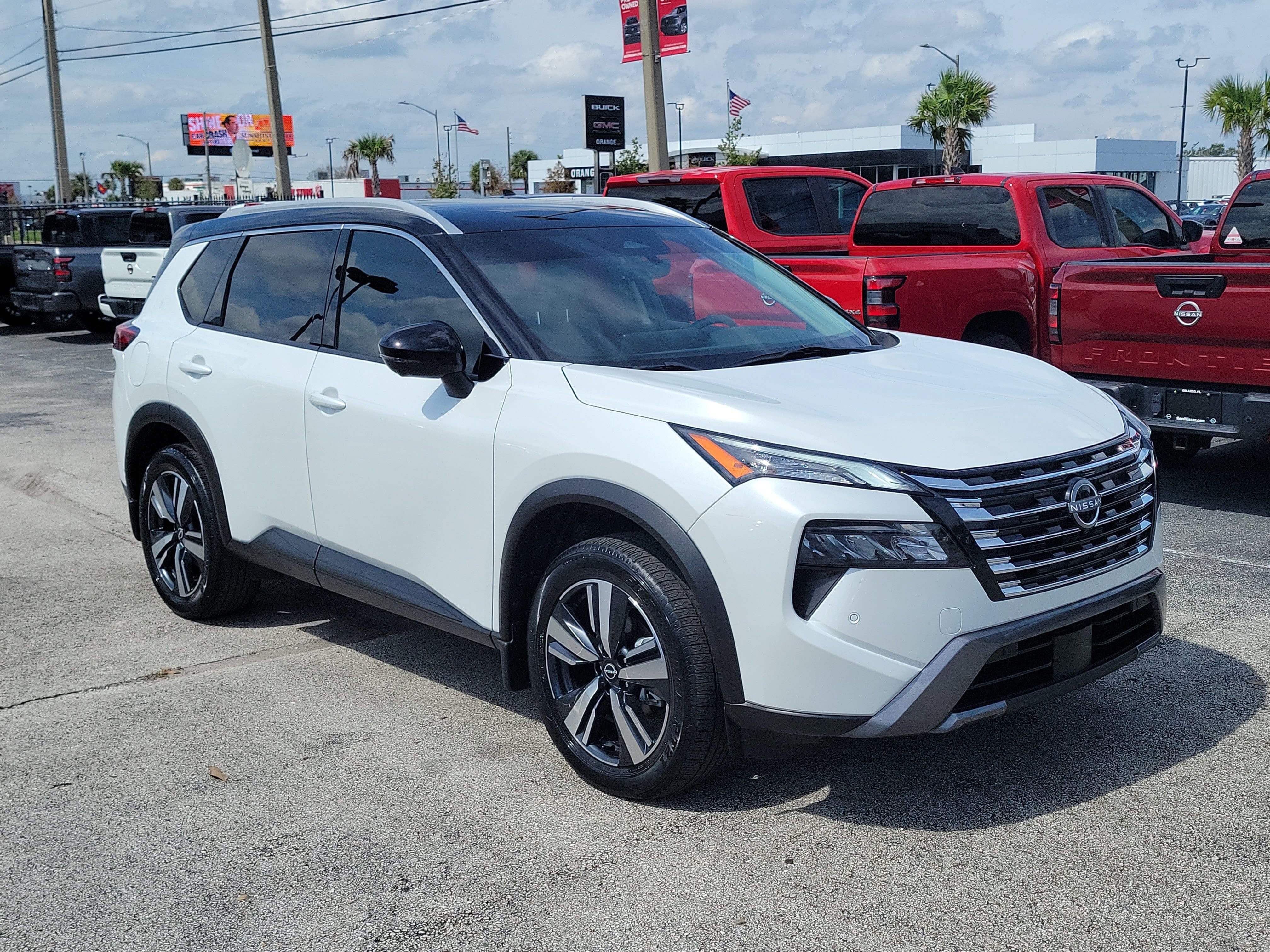 Certified 2024 Nissan Rogue SL w/ SL Premium Package FWD image 3