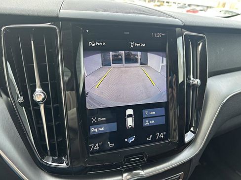 Used 2019 Volvo XC60 T6 Momentum w/ Premium Package image 13