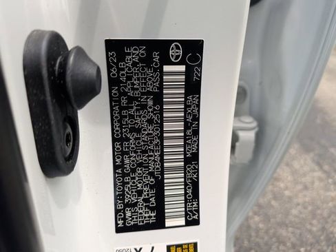 Used 2023 Toyota Corolla LE FWD image 33