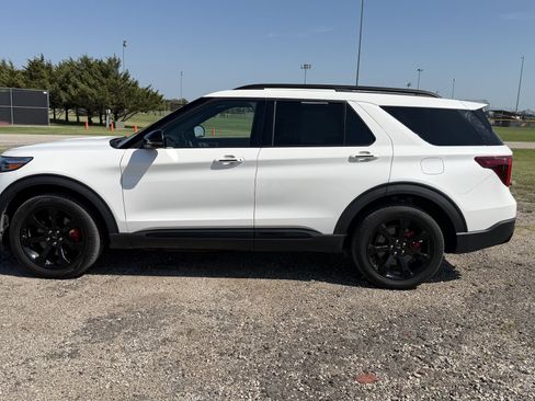Used 2023 Ford Explorer ST w/ Equipment Group 401A AWD/4WD image 11