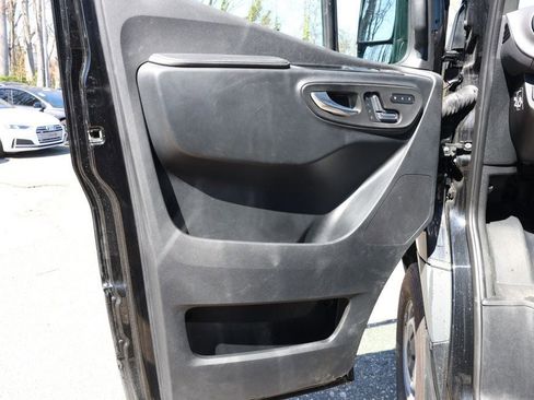 Used 2023 Mercedes-Benz Sprinter 2500 image 10