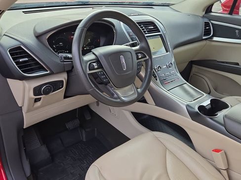 Used 2020 Lincoln Nautilus Premier w/ Equipment Group 101A image 6