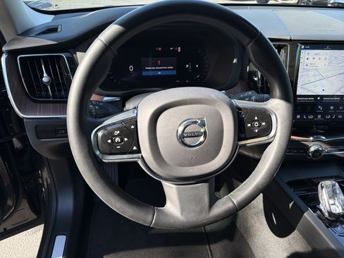 Certified 2023 Volvo XC60 B5 Ultimate FWD image 18