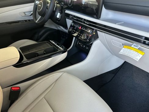 New 2026 Hyundai Tucson Limited AWD/4WD image 16