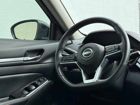 Used 2024 Nissan Altima 2.5 SR image 12