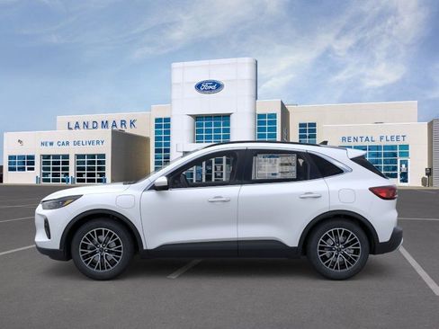 New 2026 Ford Escape SE w/ PHEV Premium Package image 3