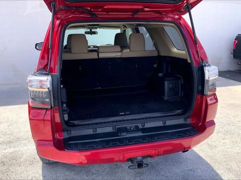 Used 2014 Toyota 4Runner SR5 RWD image 18