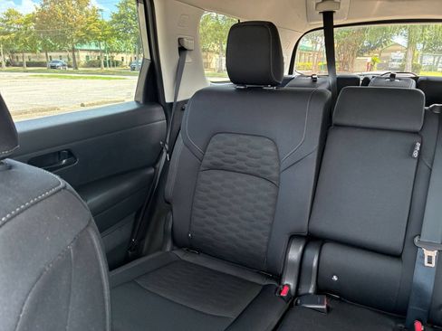 Used 2025 Nissan Pathfinder SV FWD image 37