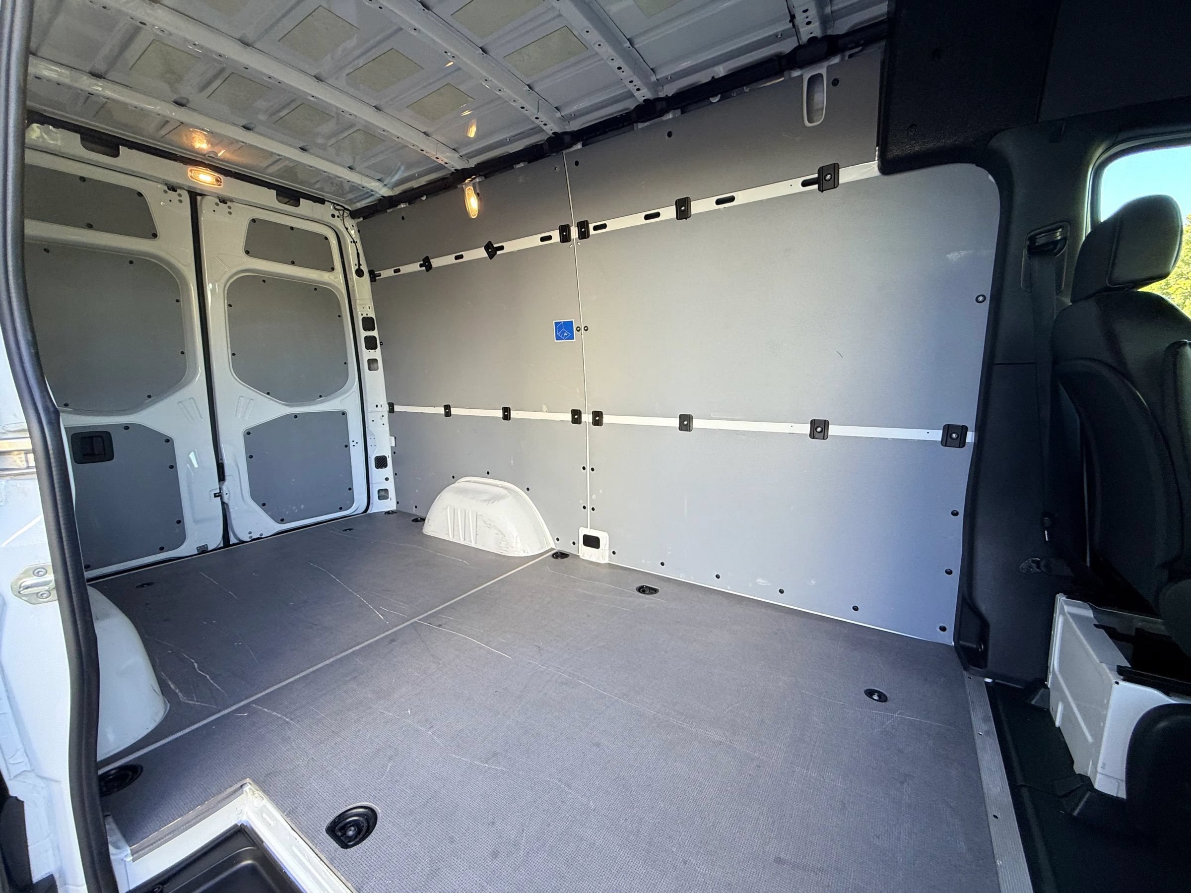 Used 2022 Mercedes-Benz Sprinter 2500 144 Cargo image 12