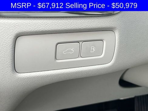 Certified 2025 Volvo XC60 T8 Plus w/ Protection Package Premier AWD/4WD image 27