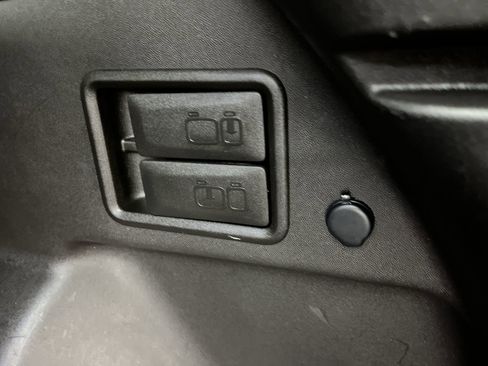 Used 2021 GMC Terrain SLE image 25