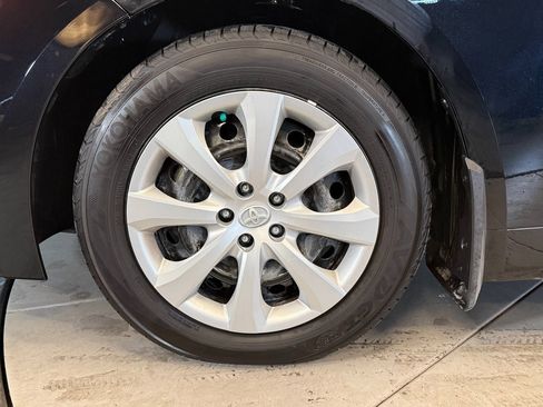 Used 2025 Toyota Corolla LE image 24