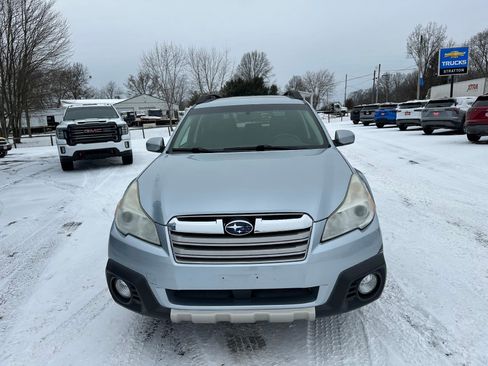 Used 2014 Subaru Outback 3.6R Limited w/ Moonroof Package image 2