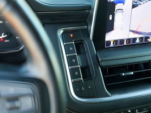 Used 2021 GMC Yukon XL SLT w/ SLT Premium Package image 21