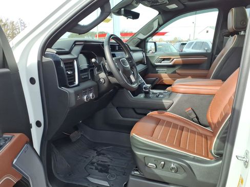 Used 2025 GMC Sierra 1500 Denali Ultimate image 10