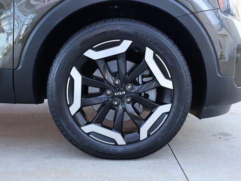 Used 2023 Kia Telluride EX w/ EX Captain's Chair Package image 47