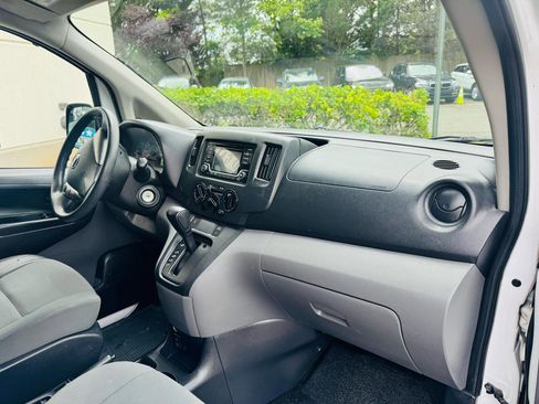 Used 2019 Nissan NV200 S FWD image 36