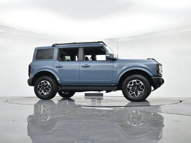 Used 2025 Ford Bronco Outer Banks AWD/4WD image 34