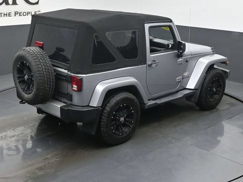 Used 2013 Jeep Wrangler Sahara w/ Dual Top Group AWD/4WD image 35