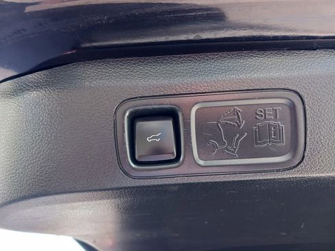 Used 2021 Ford Expedition Max Limited image 17