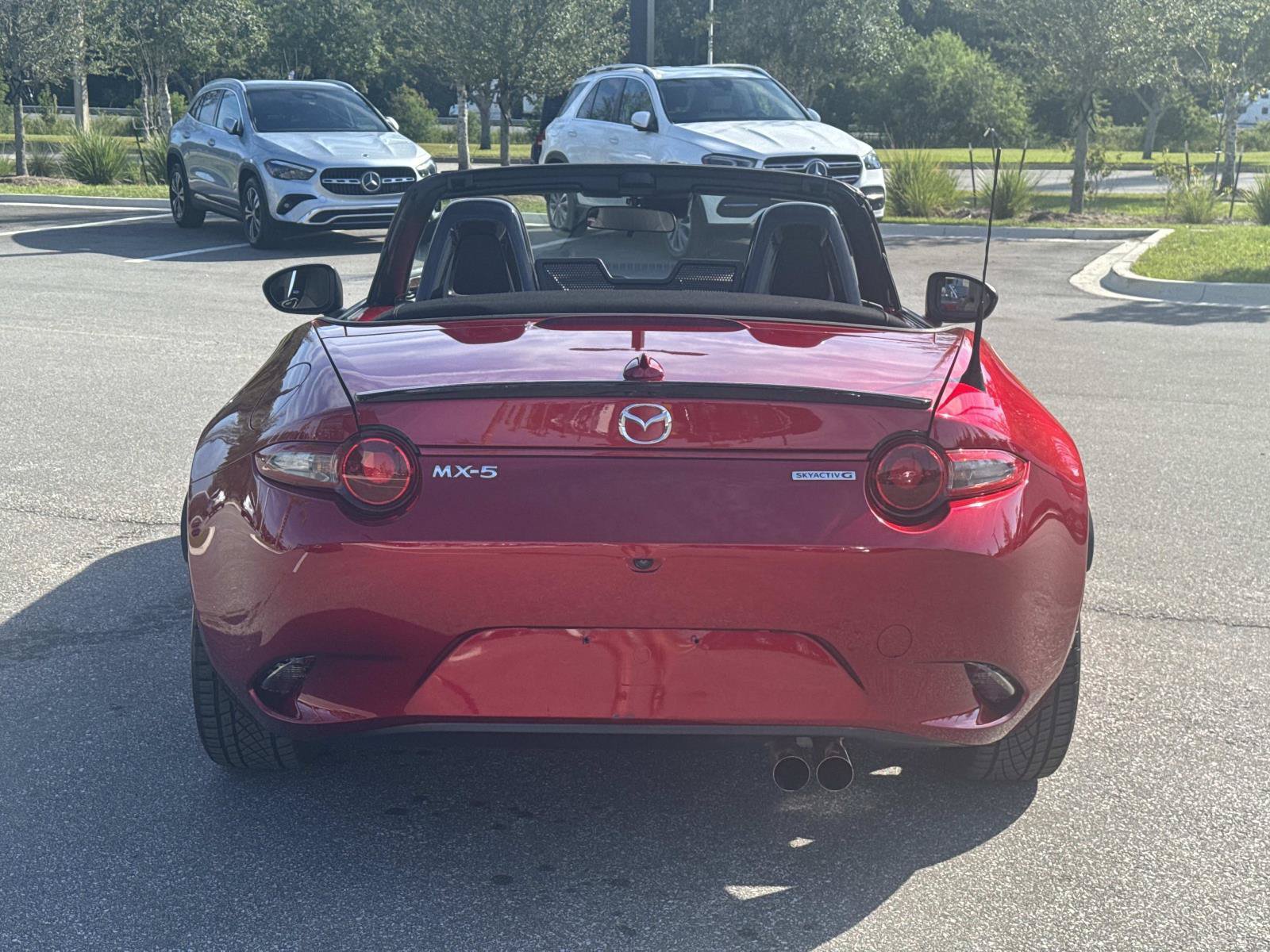 Used 2022 MAZDA MX-5 Miata Club RWD image 4
