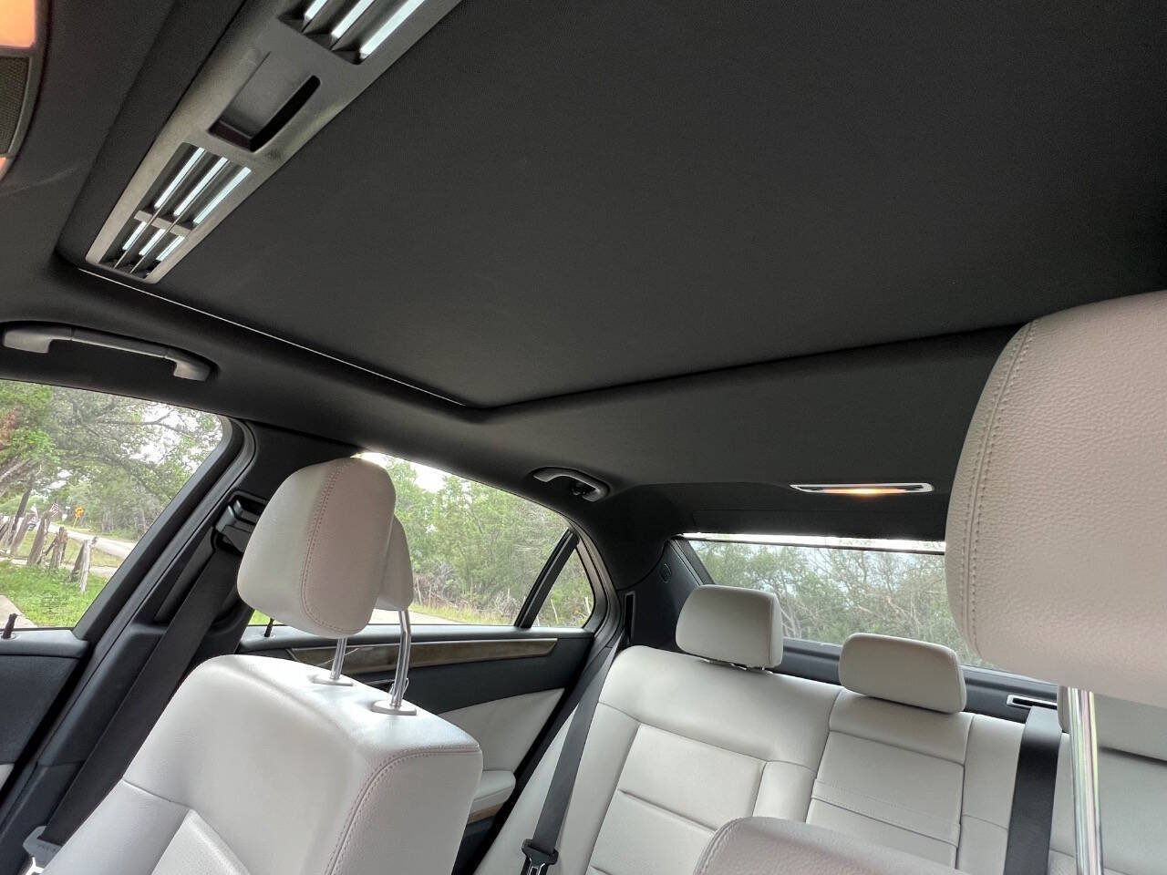 Used 2010 Mercedes-Benz E 350 Sedan image 42