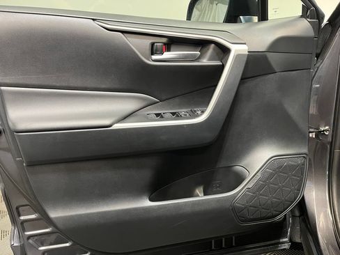 Used 2025 Toyota RAV4 XLE w/ Convenience Package AWD/4WD image 13