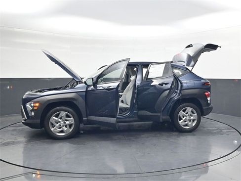 Used 2024 Hyundai Kona SE image 42