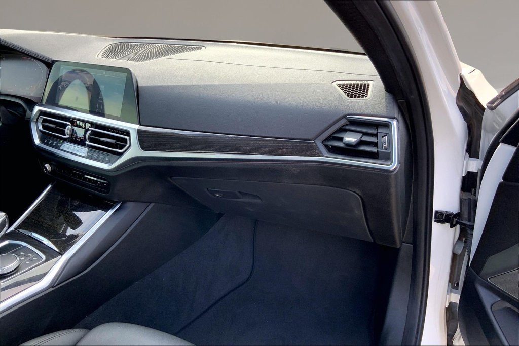 Used 2021 BMW 330i Sedan w/ M Sport Package RWD image 16