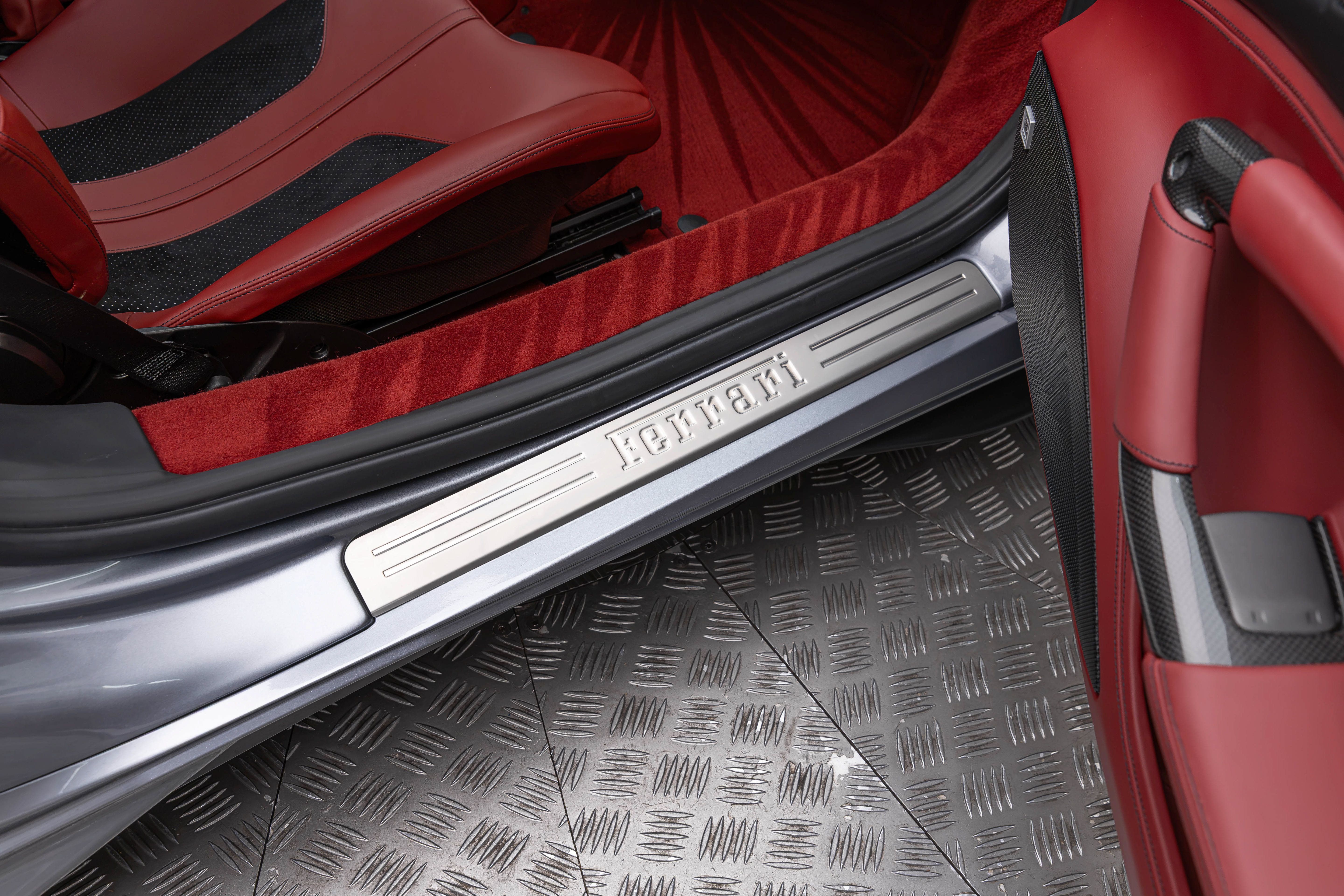 Used 2020 Ferrari F8 Tributo RWD image 47