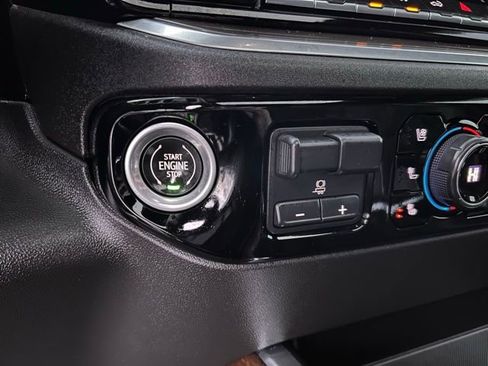 Used 2022 Chevrolet Silverado 1500 High Country w/ High Country Premium Package image 33