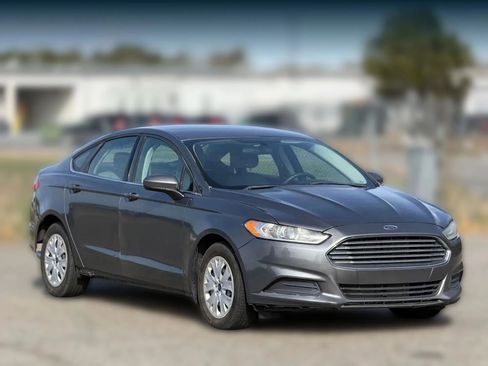Used 2014 Ford Fusion S image 1