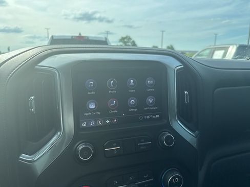 Used 2020 Chevrolet Silverado 1500 LTZ AWD/4WD image 18