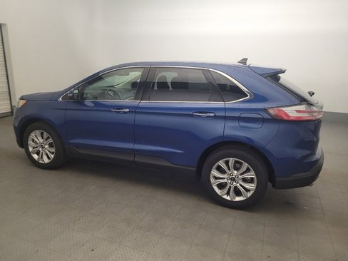 Used 2023 Ford Edge Titanium image 3