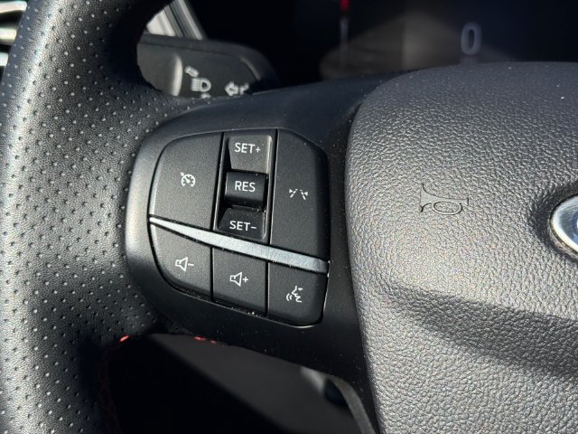 Used 2025 Ford Escape ST-Line FWD image 16