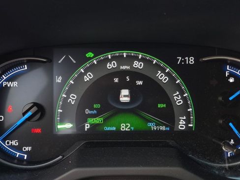 Used 2025 Toyota RAV4 SE w/ Convenience Package AWD/4WD image 17