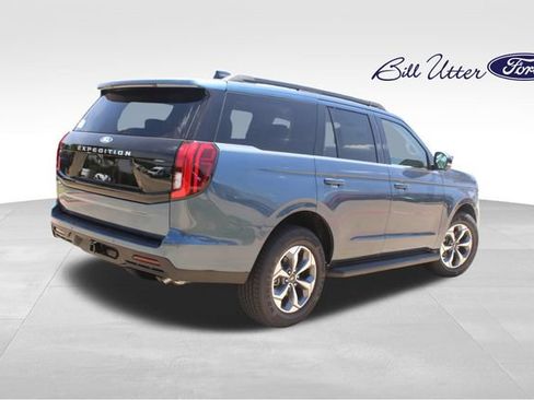 New 2027 Ford Expedition Active RWD image 3